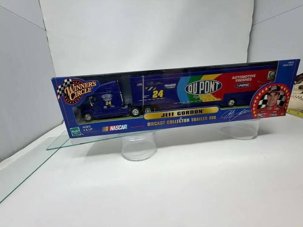 Winners Circle Jeff Gordon #24 NASCAR Diecast Collector Trailer Rig 2000